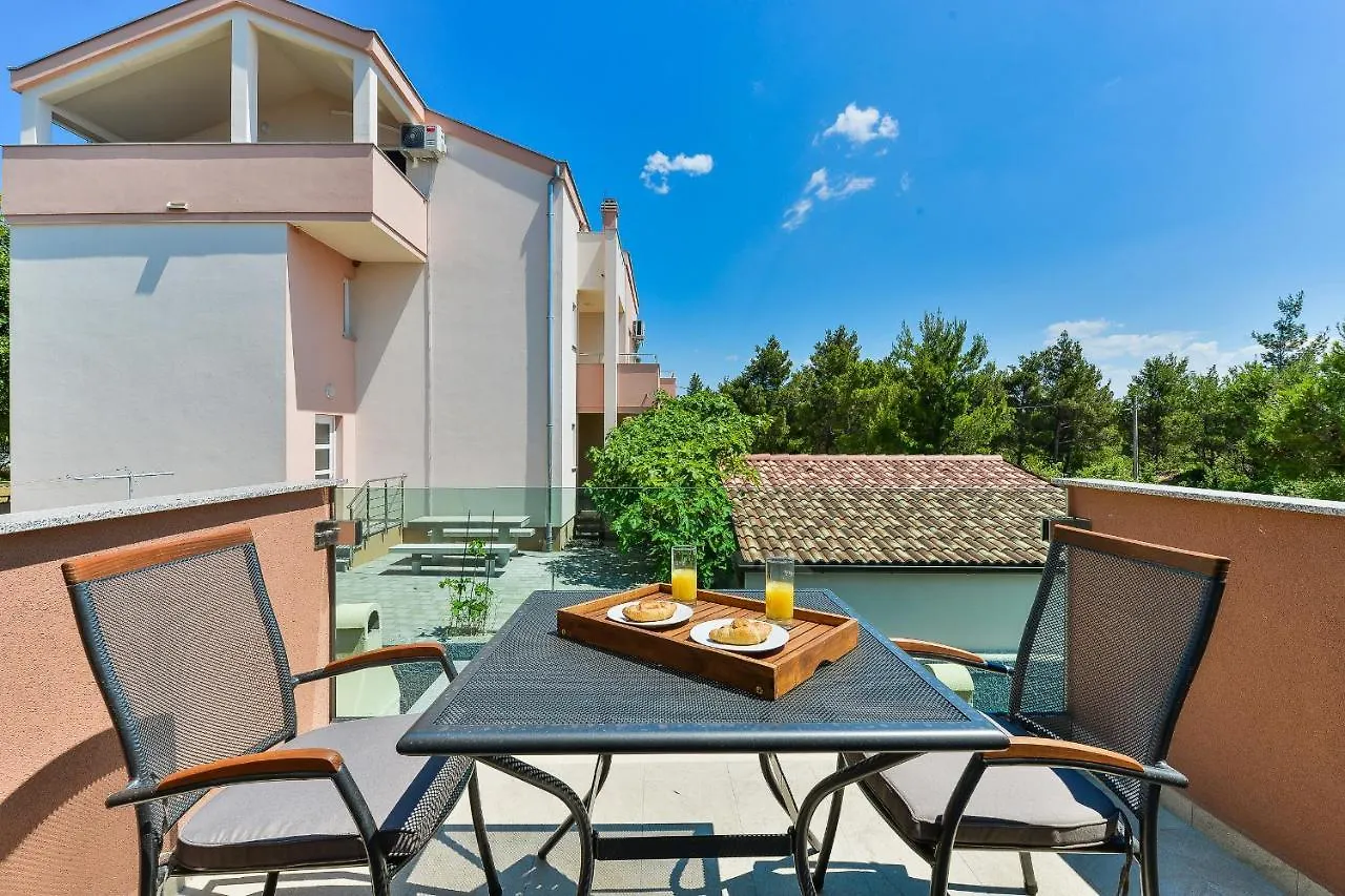 Cascada Villas With Private Jacuzzi And Private Parking Starigrad Paklenica Croatia