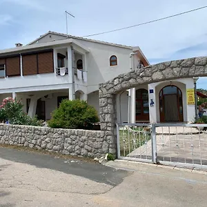 vila-tesmija.primorje-gorskikotar.com/