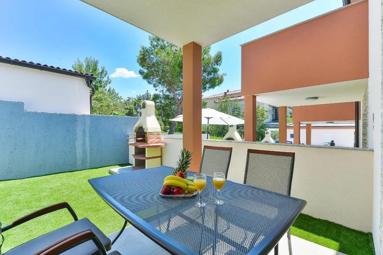 Cascada Villas With Private Jacuzzi And Private Parking Starigrad Paklenica